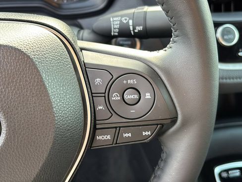 Used 2025 Toyota Corolla SE FWD image 17