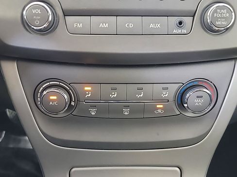 Used 2014 Nissan Sentra SV FWD image 27