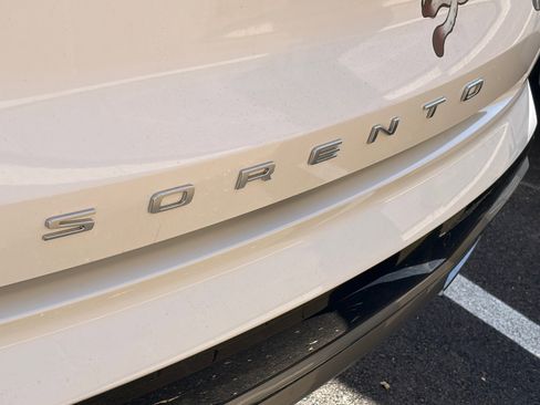 Certified 2022 Kia Sorento EX FWD image 8