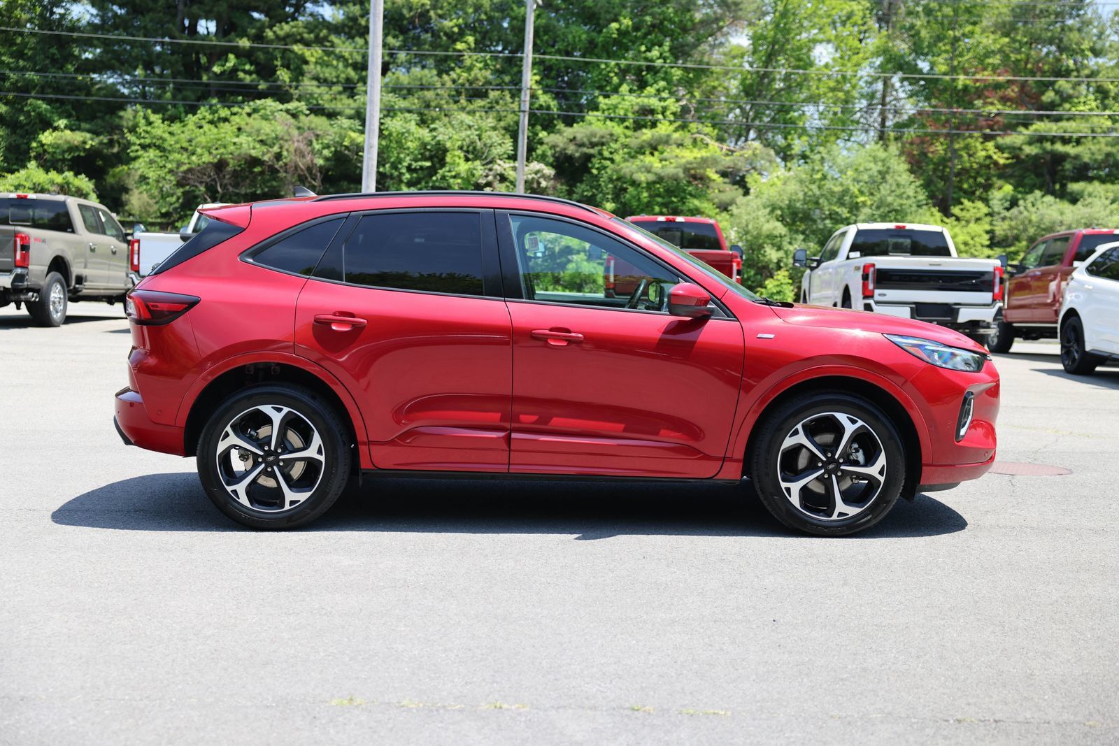Certified 2023 Ford Escape ST-Line Elite w/ Premium Technology Package AWD/4WD image 6