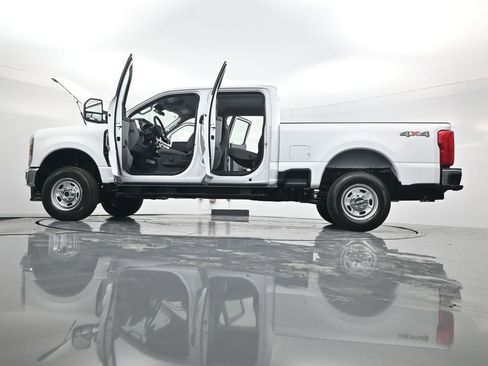 New 2026 Ford F250 XL w/ XL Chrome Package image 58