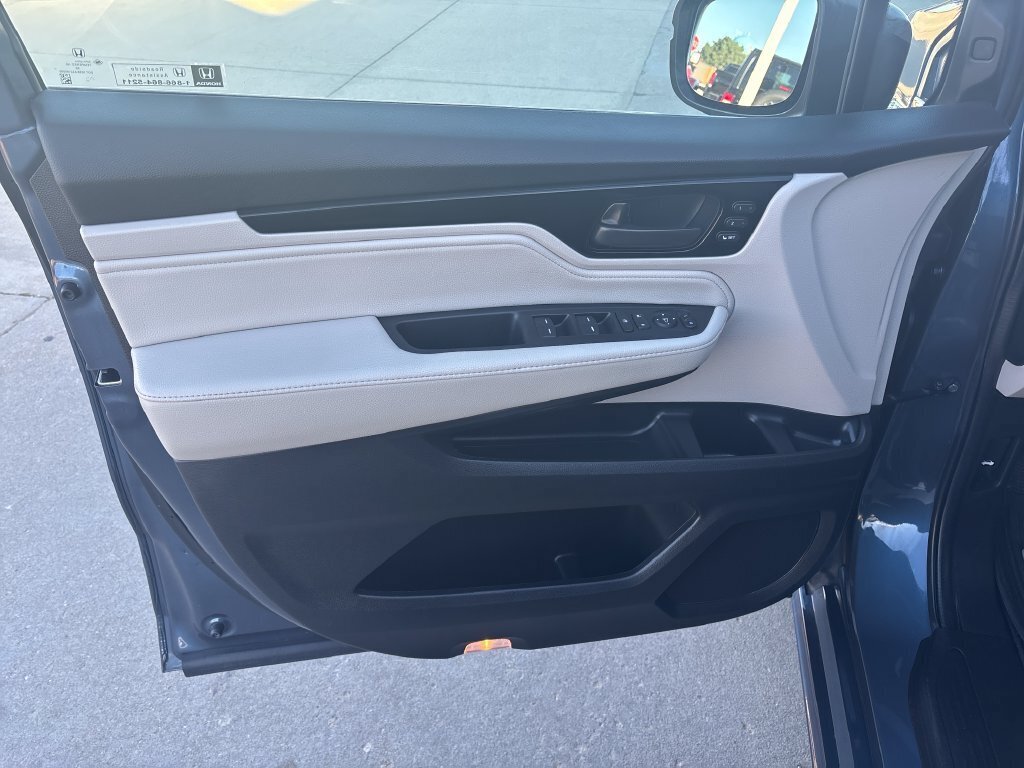 Used 2025 Honda Odyssey Touring image 10
