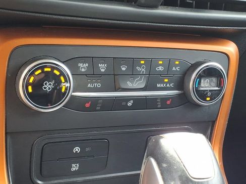 Used 2018 Ford EcoSport SES w/ SES Cold Weather Package AWD/4WD image 16