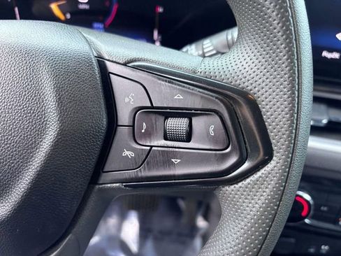 Used 2025 Chevrolet TrailBlazer LT FWD image 18