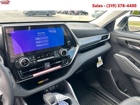 New 2026 Toyota Highlander XLE AWD/4WD image 13