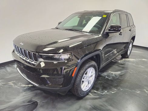 New 2026 Jeep Grand Cherokee Laredo X AWD/4WD image 4