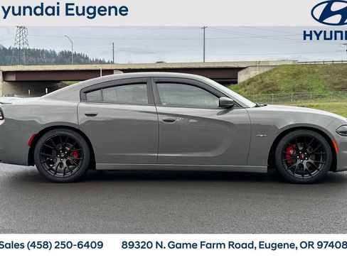 Used 2018 Dodge Charger R/T image 2