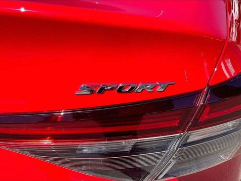 Used 2025 Honda Civic Sport image 11