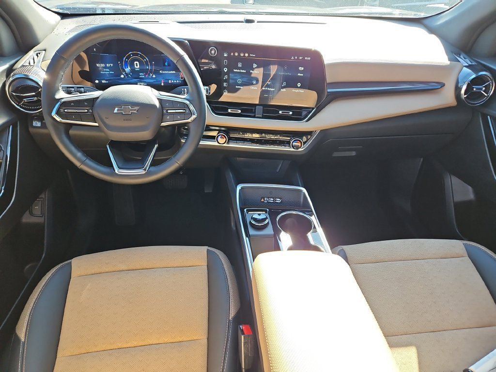Used 2025 Chevrolet Equinox ACTIV FWD image 13