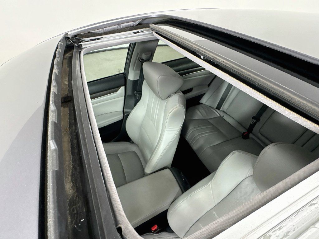 Used 2018 Honda Accord Touring image 29