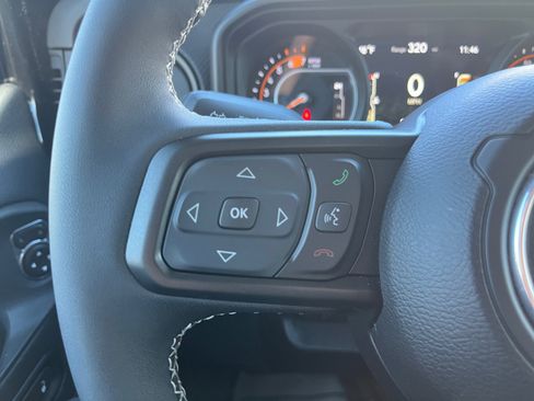 Used 2025 Jeep Wrangler Unlimited Rubicon w/ Steel Bumper Group image 17