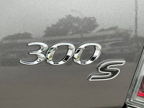 Used 2014 Chrysler 300 S AWD/4WD image 33