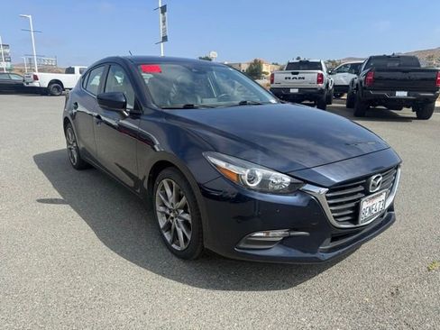 Used 2018 MAZDA MAZDA3 Touring FWD image 4