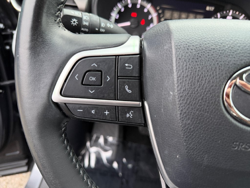 Used 2023 Toyota Highlander LE FWD image 15