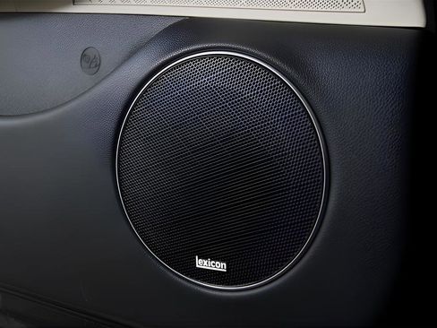 New 2025 Genesis GV70 3.5T Sport w/ Sport Advanced Package image 17