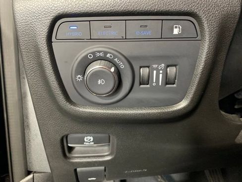 Used 2024 Jeep Grand Cherokee Limited 4xe AWD/4WD image 24