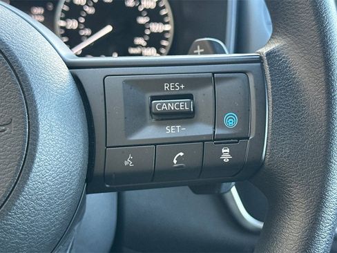 Used 2024 Nissan Rogue SV image 27