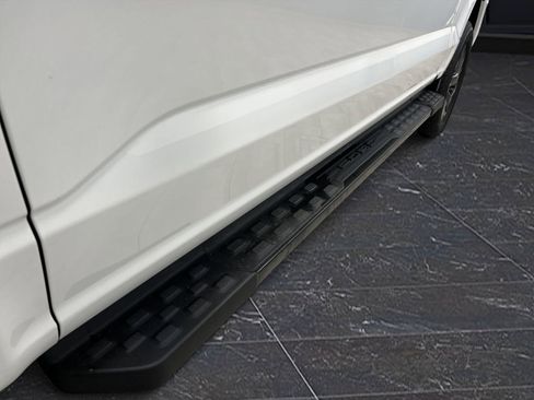 Used 2022 Ford F150 Lightning Lariat image 37