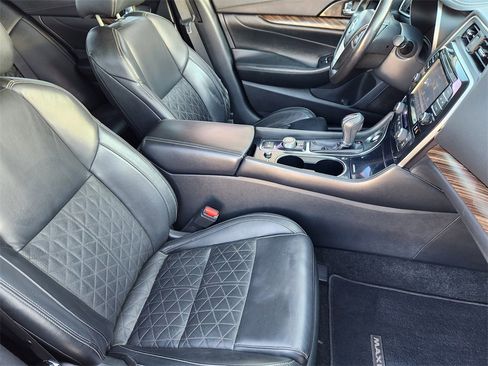 Used 2016 Nissan Maxima Platinum image 14