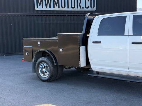 Used 2023 RAM 3500 Tradesman w/ Chrome Appearance Group AWD/4WD image 4