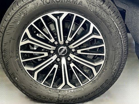 New 2025 Nissan Armada SL w/ Captain's Chari Seat Package image 33