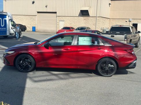 New 2026 Hyundai Elantra SEL Sport image 4