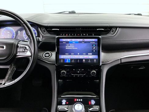 Used 2022 Jeep Grand Cherokee L Overland w/ Advanced Protech Group III image 12