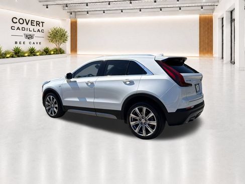 Used 2023 Cadillac XT4 Premium Luxury w/ Technology Package AWD/4WD image 7