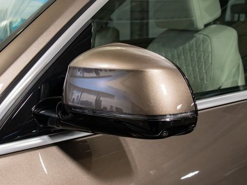 New 2026 BMW ALPINA XB7 image 10