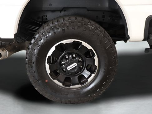 Used 2025 Ford F350 Platinum w/ Tremor Off-Road Package AWD/4WD image 39