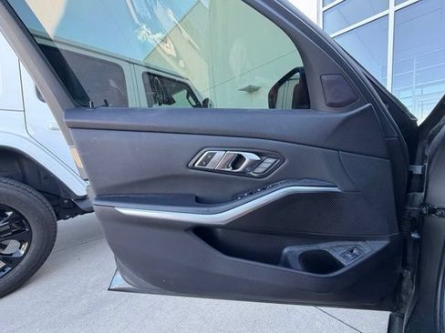 Used 2019 BMW 330i Sedan w/ Convenience Package RWD image 24