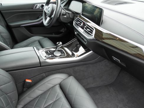 Used 2023 BMW X5 xDrive45e w/ M Sport Package image 10