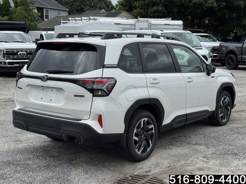 Used 2025 Subaru Forester Limited AWD/4WD image 5