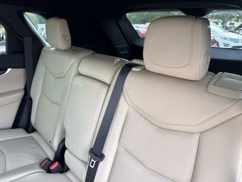Used 2018 Cadillac XT5 Luxury w/ Driver Awareness Package AWD/4WD image 14