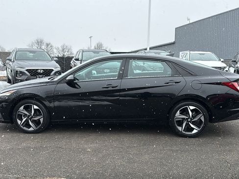 Used 2023 Hyundai Elantra SEL w/ Convenience Package image 4