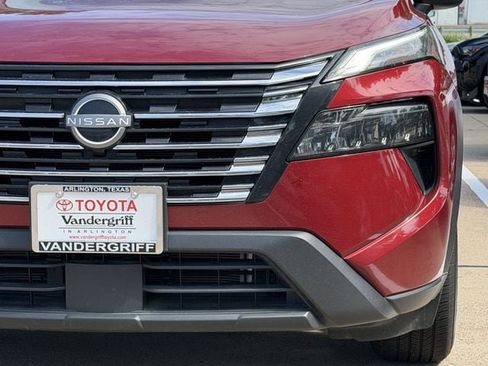 Used 2025 Nissan Rogue SV AWD/4WD image 8
