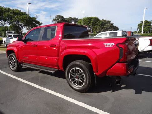 Used 2024 Toyota Tacoma TRD Sport AWD/4WD image 3
