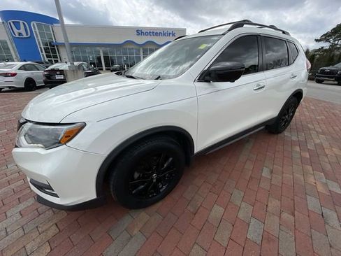 Used 2018 Nissan Rogue SV w/ Premium Package image 27