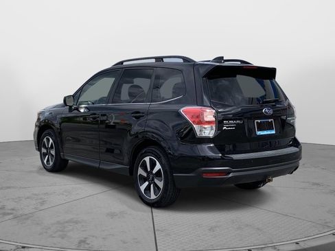 Used 2017 Subaru Forester 2.5i Limited AWD/4WD image 5