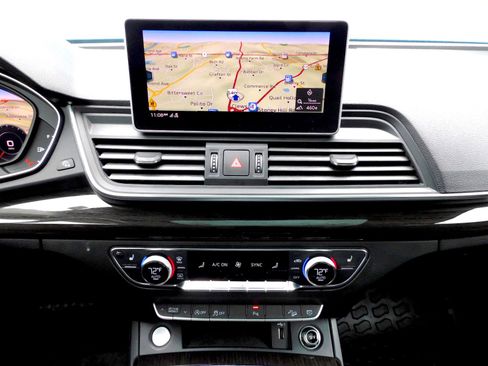 Used 2018 Audi Q5 2.0T Premium Plus w/ Premium Plus Package image 11