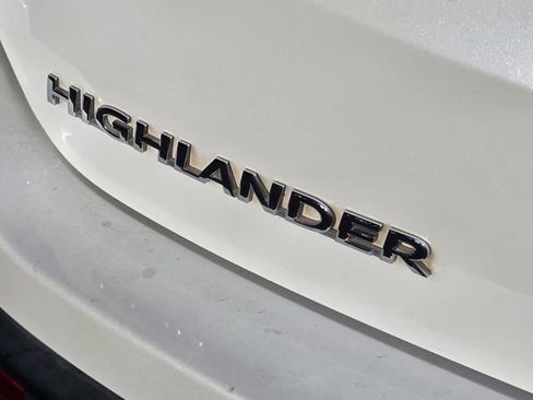Used 2015 Toyota Highlander Limited Platinum AWD/4WD image 6