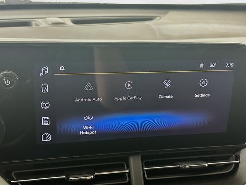 Used 2025 Chevrolet Trax LT image 21