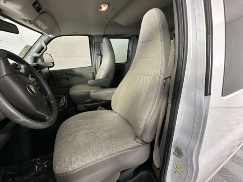 Used 2019 Chevrolet Express 3500 LT w/ LT Preferred Equipment Group RWD image 11