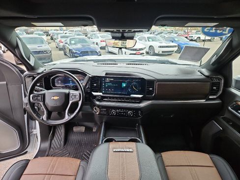 Used 2025 Chevrolet Silverado 3500 High Country w/ High Country Premium Package image 22