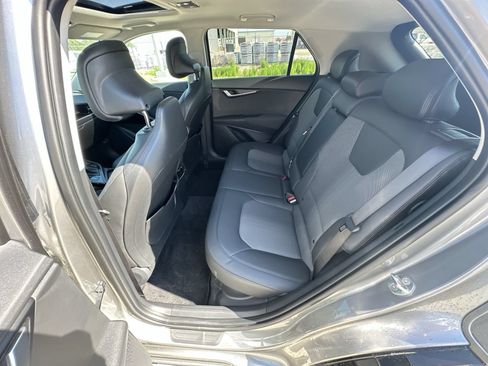 Used 2023 Kia Niro EX Touring FWD image 25