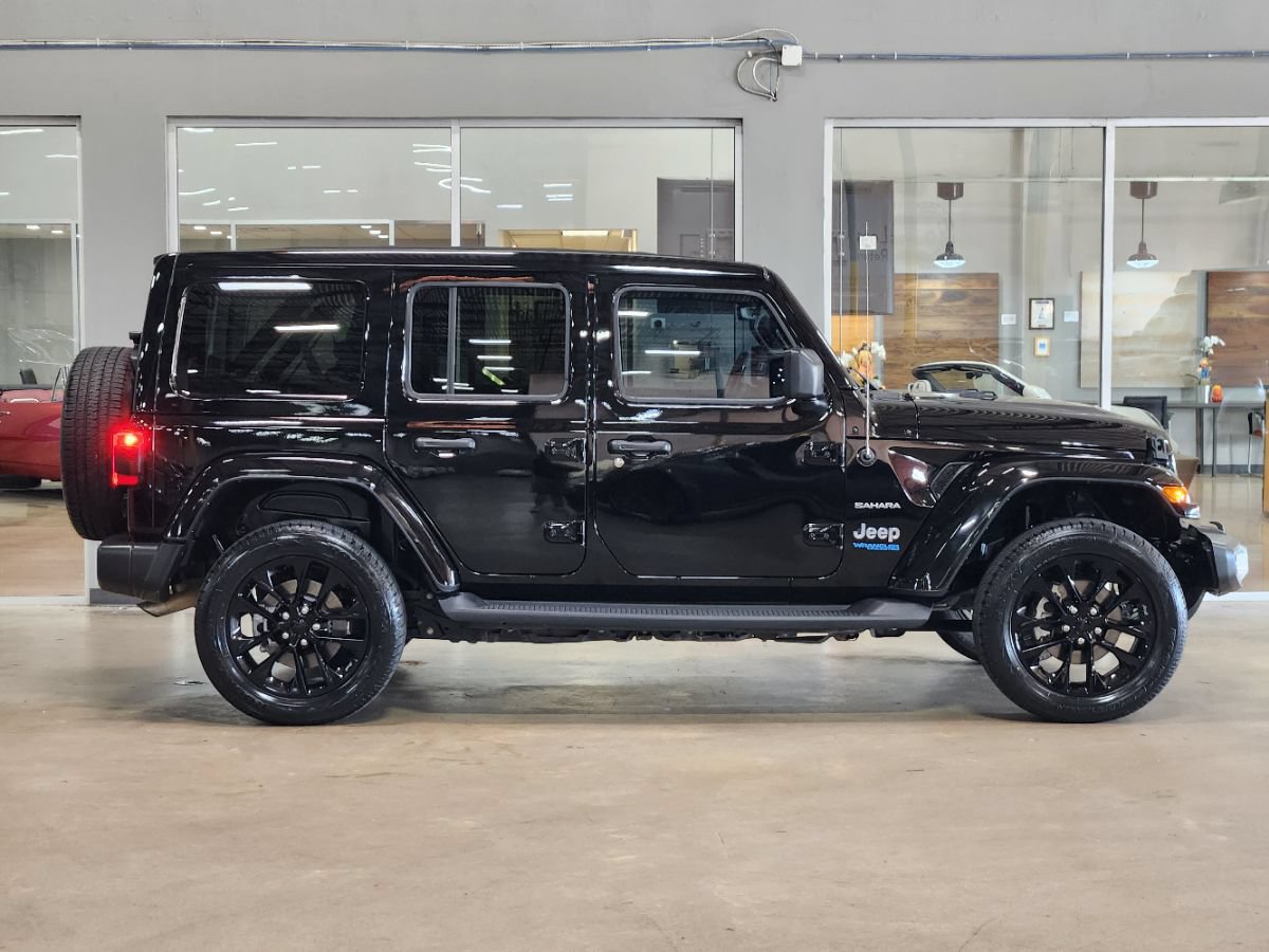 Used 2021 Jeep Wrangler Unlimited Sahara w/ Cold Weather Group AWD/4WD image 5