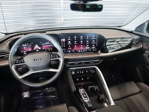 New 2025 Audi Q5 Premium Plus w/ Premium Plus AWD/4WD image 23