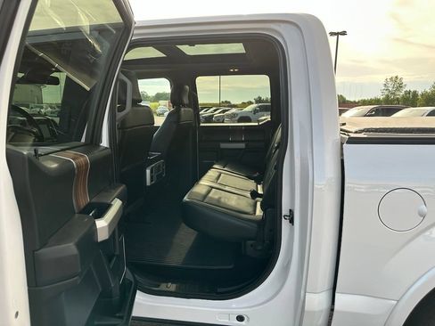 Used 2017 Ford F150 Lariat w/ Equipment Group 502A Luxury AWD/4WD image 21