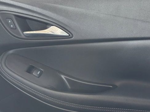 Used 2022 Buick Encore GX Preferred w/ Sport Touring Package FWD image 31