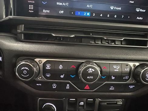 New 2026 Jeep Gladiator Sport image 27